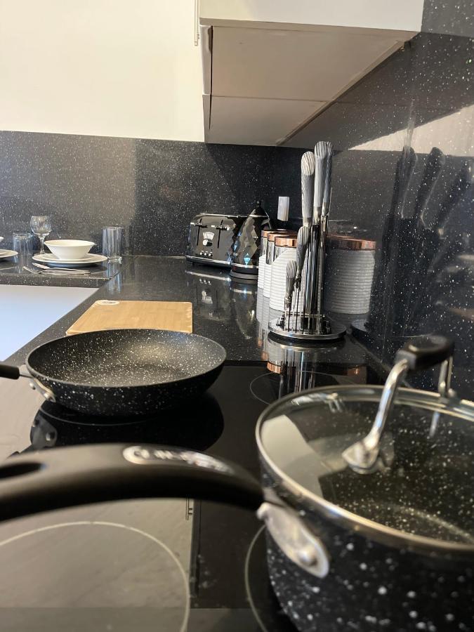 Yo Room! Apartments- Next To City Centre Apartment - With Free Parking 莱切斯特 外观 照片
